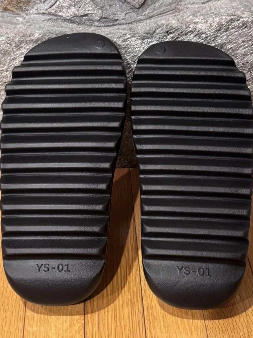YZY YS - 01 Black Slides Men’s Size 6 NEW